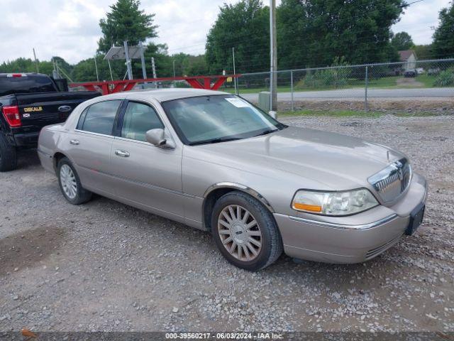  Salvage Lincoln Towncar