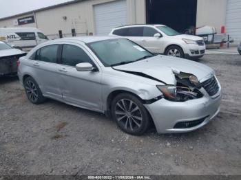  Salvage Chrysler 200