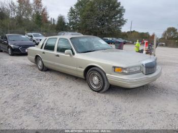  Salvage Lincoln Towncar