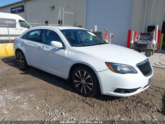  Salvage Chrysler 200