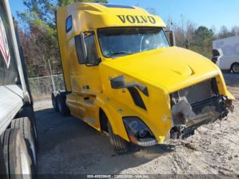  Salvage Volvo Vn