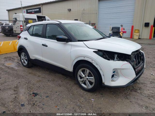  Salvage Nissan Kicks