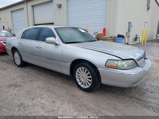  Salvage Lincoln Towncar