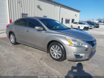  Salvage Nissan Altima