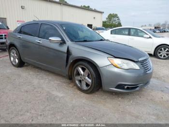  Salvage Chrysler 200