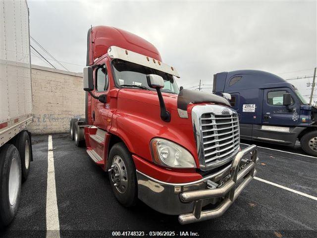  Salvage Freightliner Cascadia 125