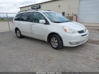  Salvage Toyota Sienna