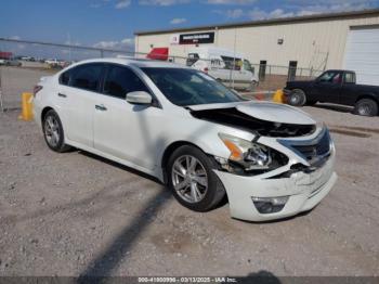  Salvage Nissan Altima