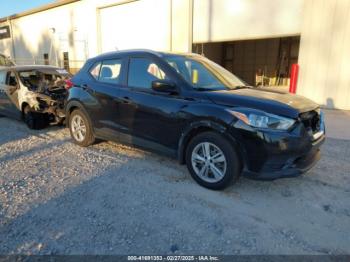  Salvage Nissan Kicks