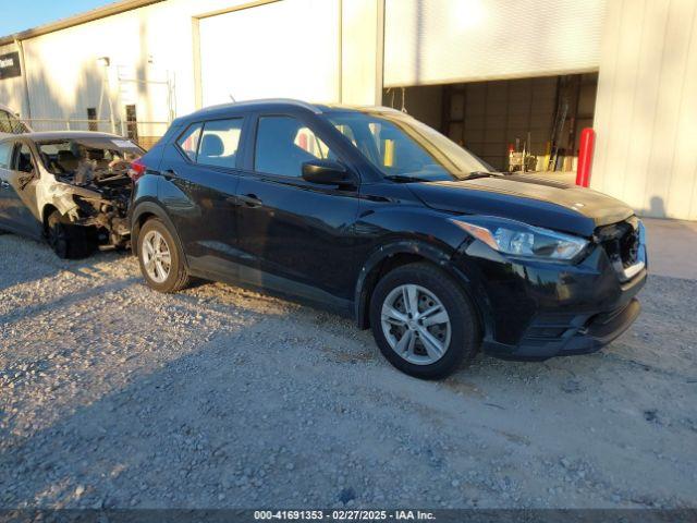 Salvage Nissan Kicks