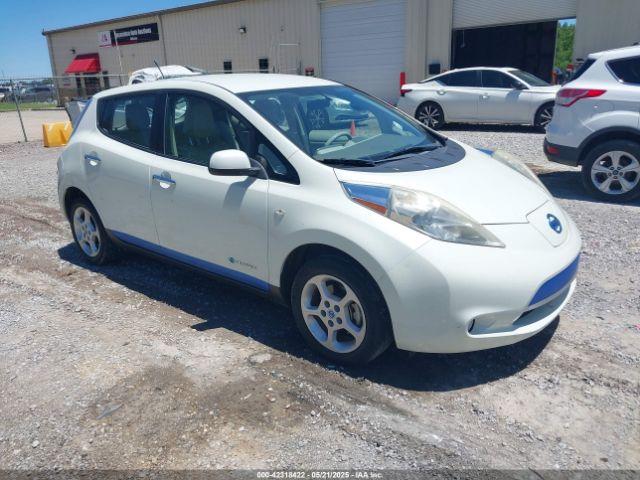  Salvage Nissan LEAF