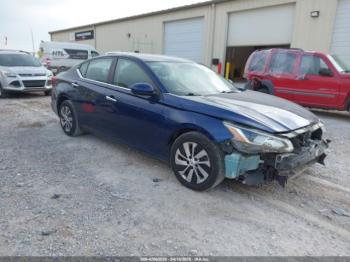  Salvage Nissan Altima