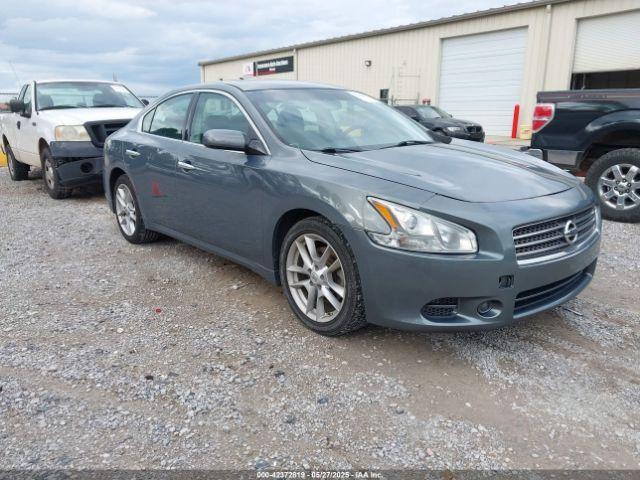  Salvage Nissan Maxima
