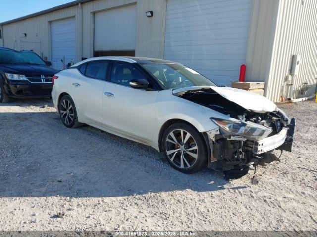  Salvage Nissan Maxima