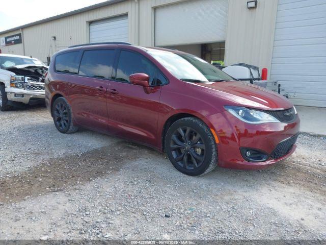  Salvage Chrysler Pacifica