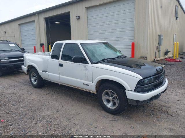  Salvage Chevrolet S-10