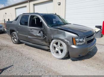  Salvage Chevrolet Avalanche 1500