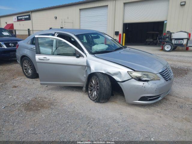  Salvage Chrysler 200