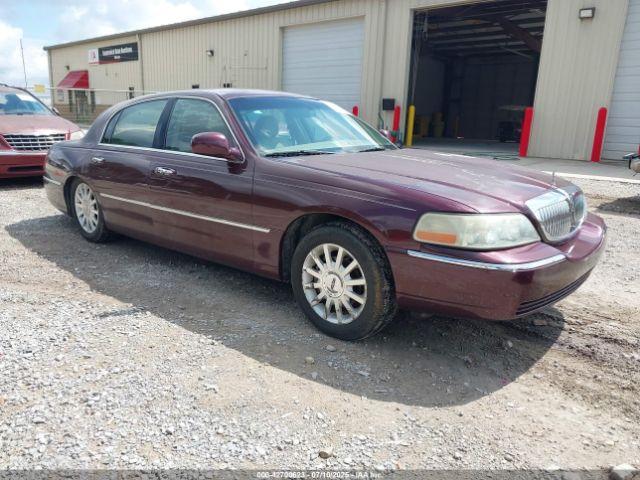  Salvage Lincoln Towncar