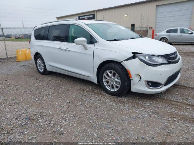  Salvage Chrysler Pacifica