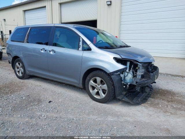  Salvage Toyota Sienna