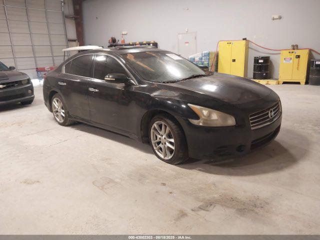 Salvage Nissan Maxima