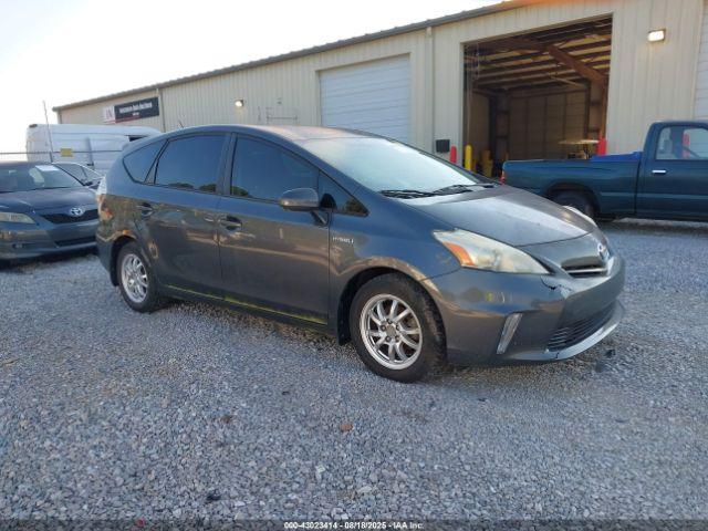  Salvage Toyota Prius v
