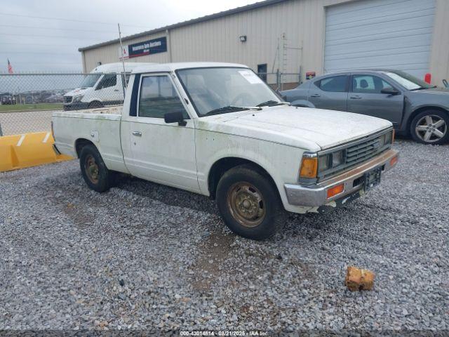  Salvage Nissan 720