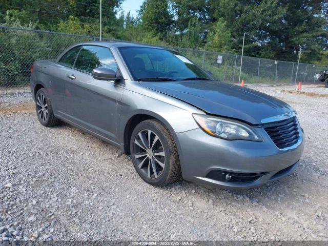  Salvage Chrysler 200
