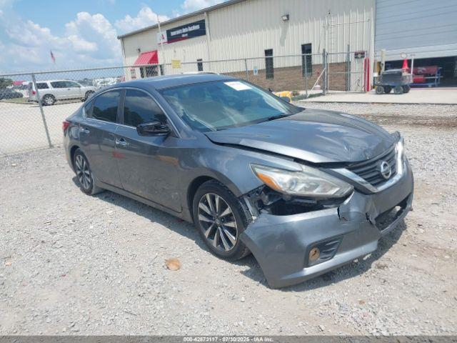  Salvage Nissan Altima