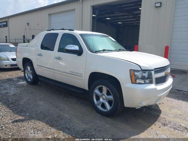  Salvage Chevrolet Avalanche 1500