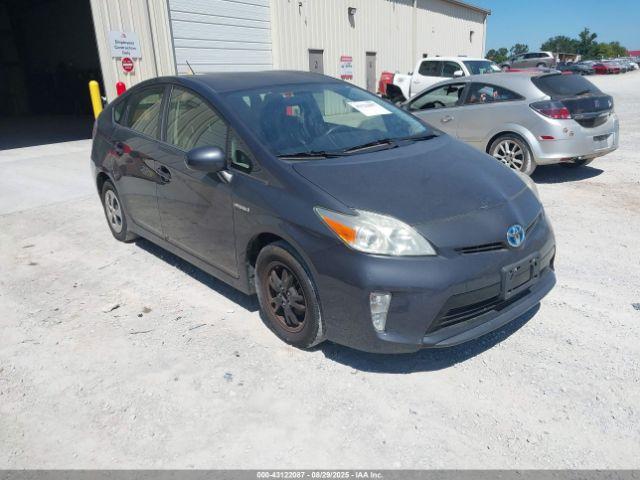  Salvage Toyota Prius