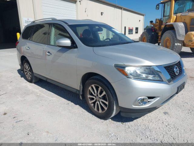  Salvage Nissan Pathfinder