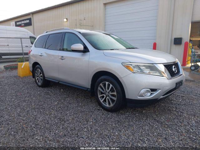  Salvage Nissan Pathfinder
