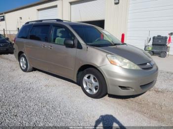  Salvage Toyota Sienna