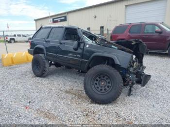  Salvage Jeep Cherokee