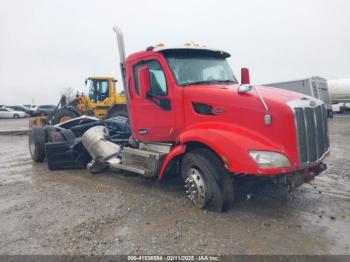  Salvage Peterbilt 579