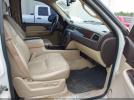 GMC Yukon Denali Image 9