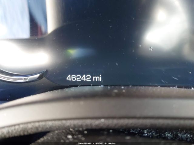 Cadillac Escalade Platinum Image 8