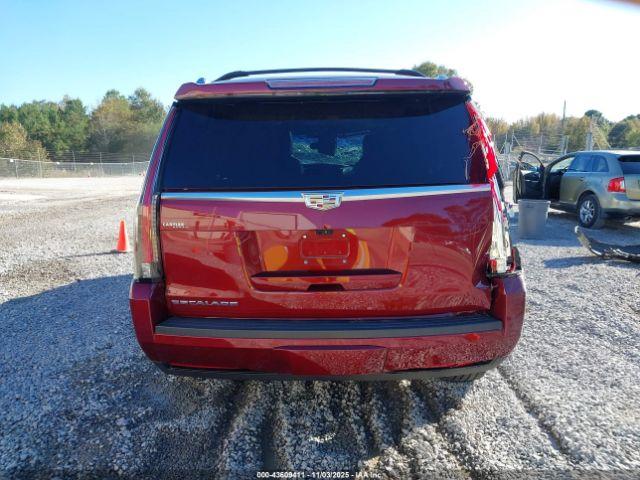 Cadillac Escalade Platinum Image 2