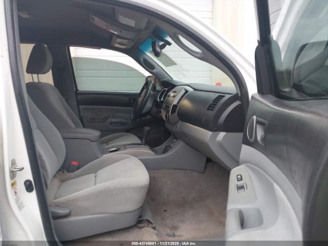 Toyota Tacoma Prerunner V6 Image 3