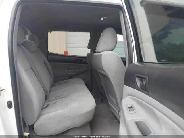 Toyota Tacoma Prerunner V6 Image 10