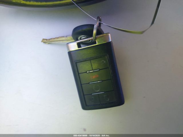 Cadillac Escalade Standard Image 8