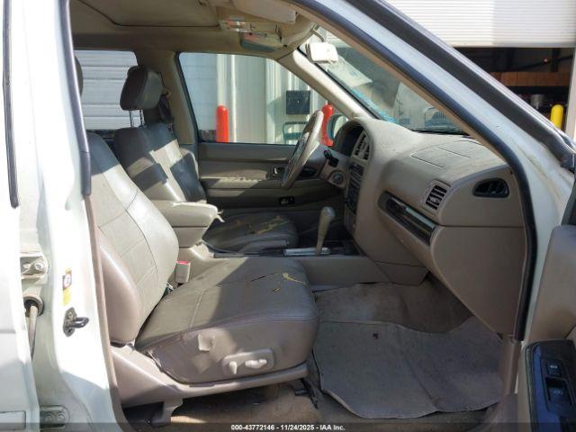 Nissan Pathfinder Le Platinum Image 10