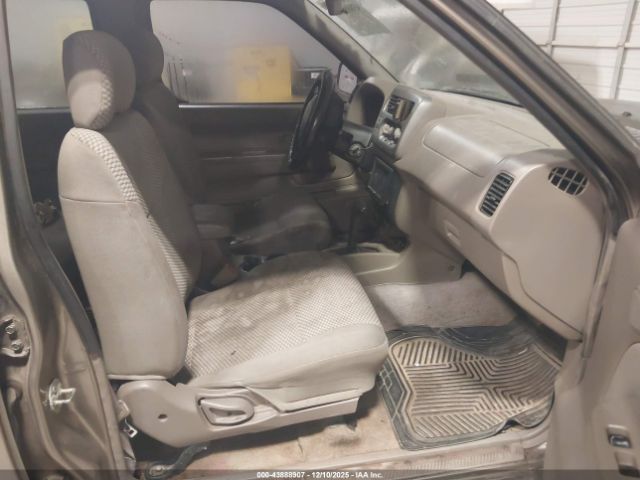 Nissan Frontier Se-v6 Image 5