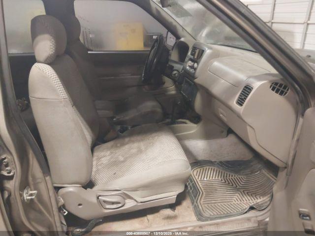 Nissan Frontier Se-v6 Image 5