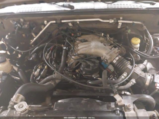 Nissan Frontier Se-v6 Image 9