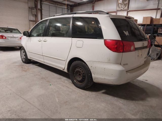 Toyota Sienna Ce Image 11