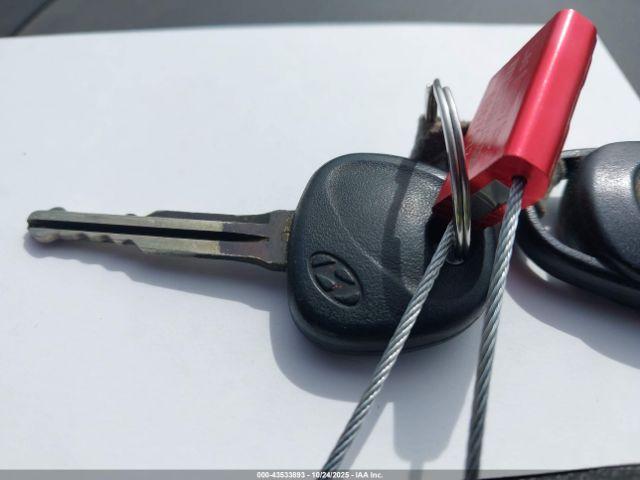 Hyundai ELANTRA Gls Image 10