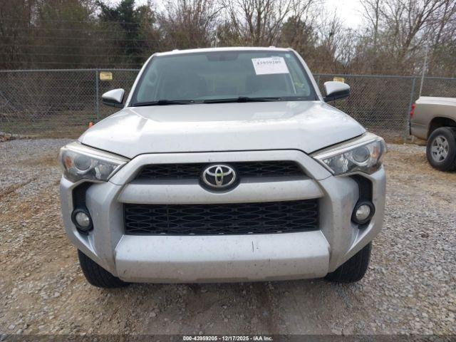 Toyota 4Runner Sr5 Image 7